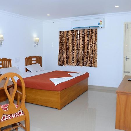 Princess Residency Hotel Nedumbassery Szoba fotó